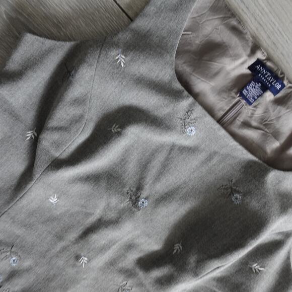 Vintage 90s Ann Taylor Grey Square Neck Floral Embroidered Sleeveless Blouse - Picture 3 of 7